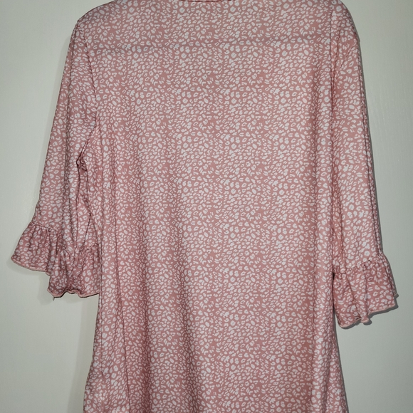 Elegant Pink Patterned V-Neck Blouse - Picture 3 of 8